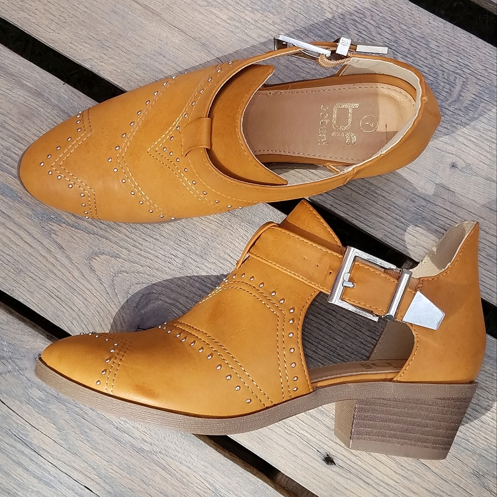 Betani NEW Cutout Buckle Boots Studded Mustard